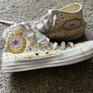 Girls high top Converse